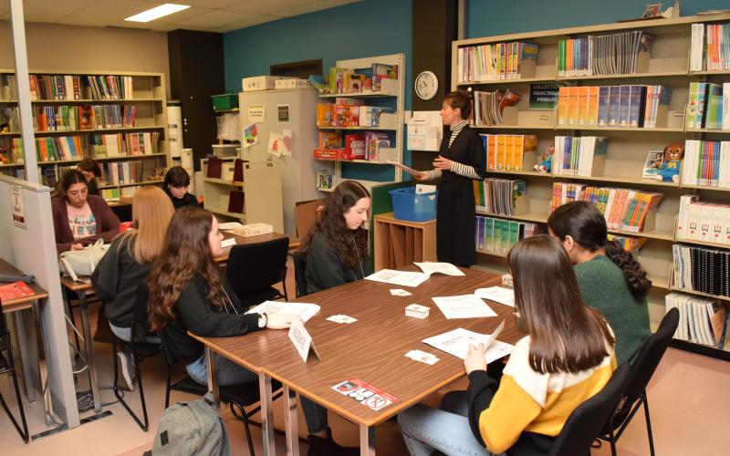 Ils Mettent Les étudiants Au Travail 8 Lettres