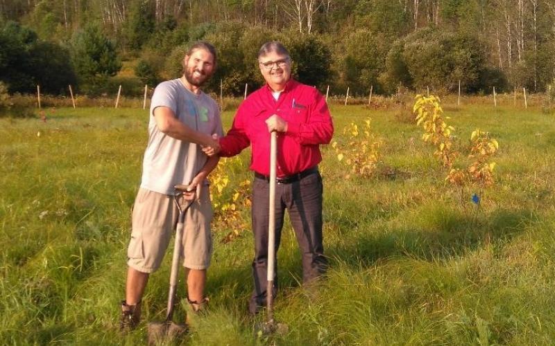 Parc Des Montagnes Noires De Ripon Des Diplomes De L Isfort Reboisent Le Parc Des Montagnes Noires A Ripon Uqo Universite Du Quebec En Outaouais